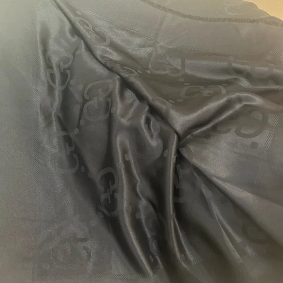 Gucci Monogram Scarf Black - Picture 8 of 9